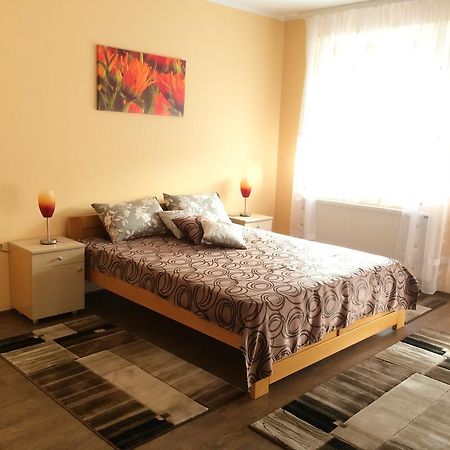 B&B Zmajevo Gnezdo 021 Sremska Kamenica Exteriör bild