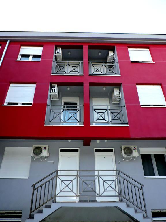 B&B Zmajevo Gnezdo 021 Sremska Kamenica Exteriör bild