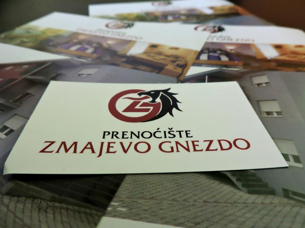 B&B Zmajevo Gnezdo 021 Sremska Kamenica Exteriör bild