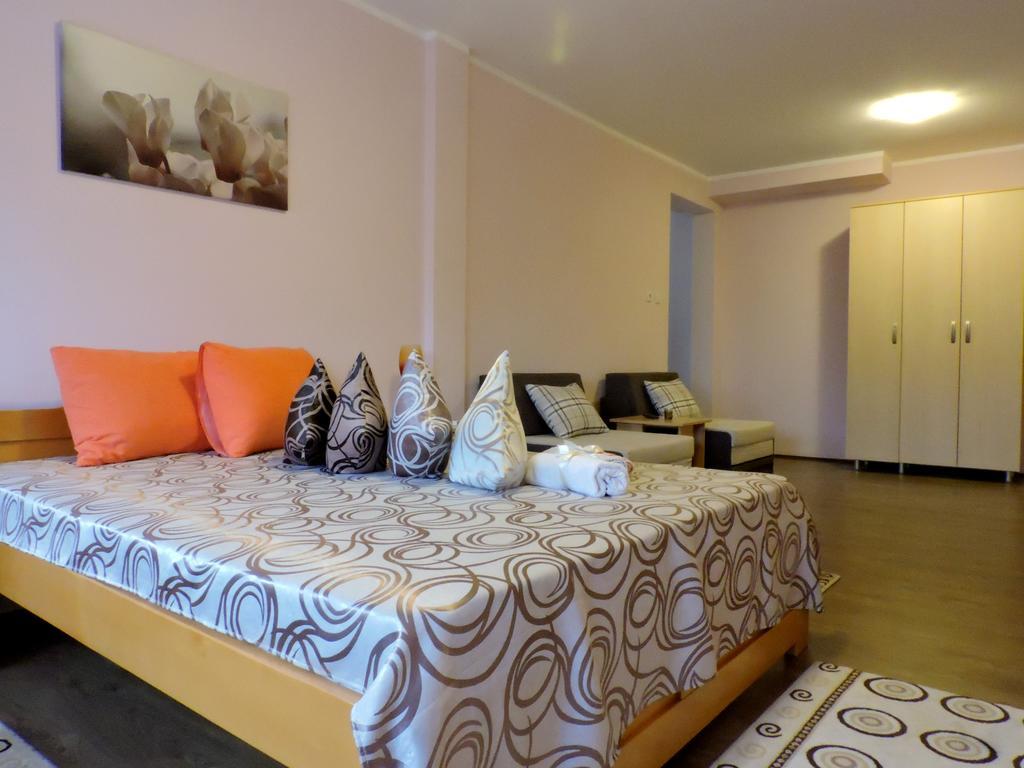 B&B Zmajevo Gnezdo 021 Sremska Kamenica Exteriör bild